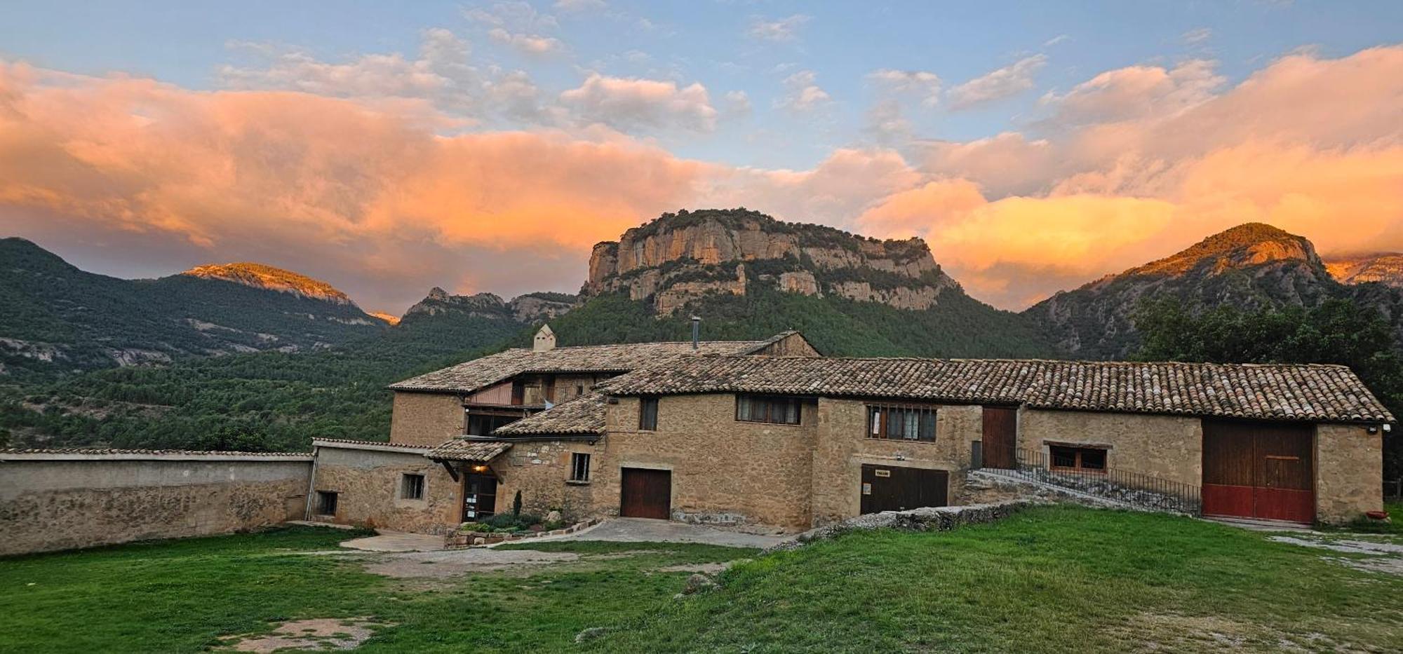 Cases Altes De Posada Navés Exterior foto